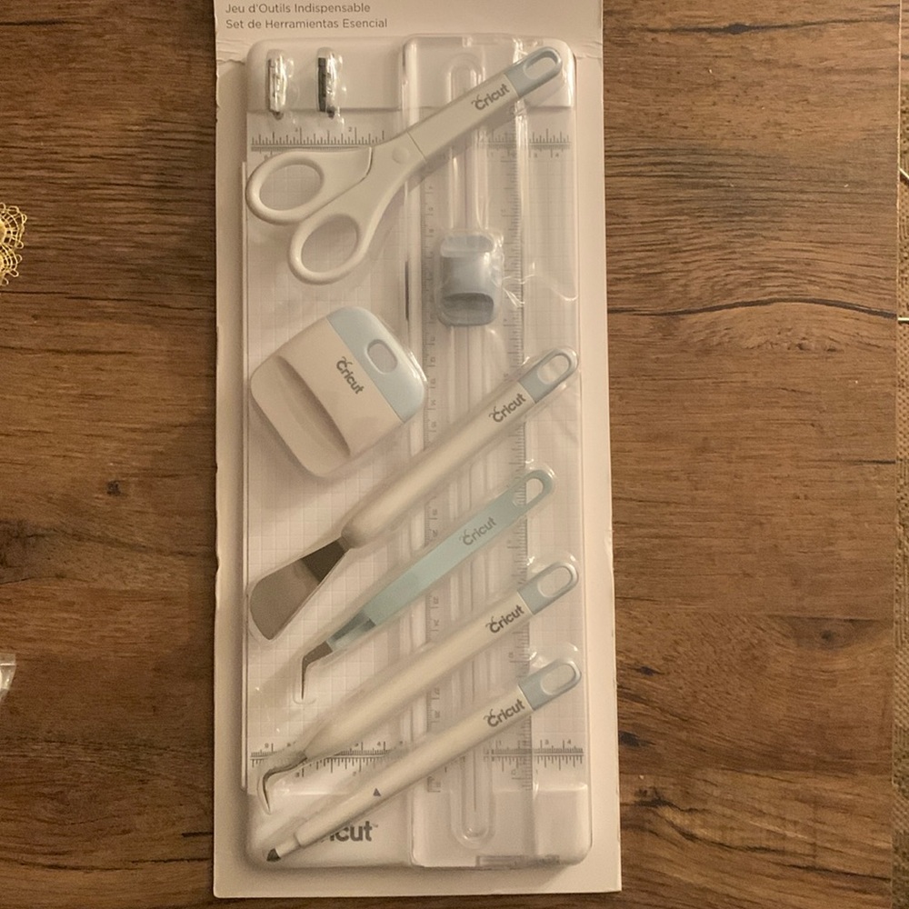Cricut essential Tool Set